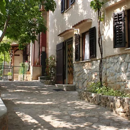 By The Sea Merag, - 7877 Cres