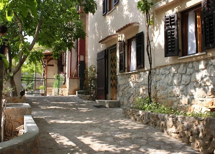 By The Sea Merag, - 7877 Cres