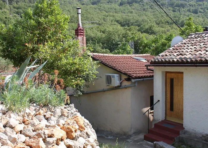 By The Sea Merag, - 7877 Cres